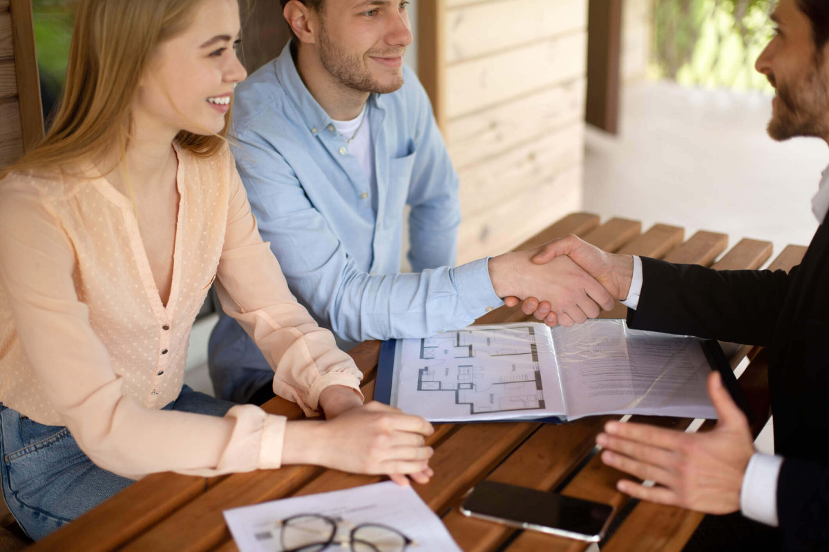 Conseil investissement immobilier : SCPI, location meublée ou nue ?