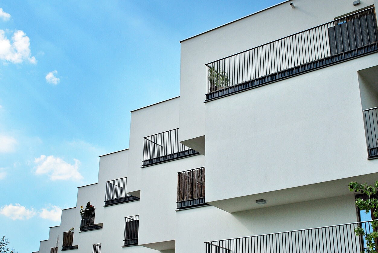 Des appartements modernes avec balcons, parfaits pour un investissement locatif Châtellerault dans un cadre dynamique et architectural épuré