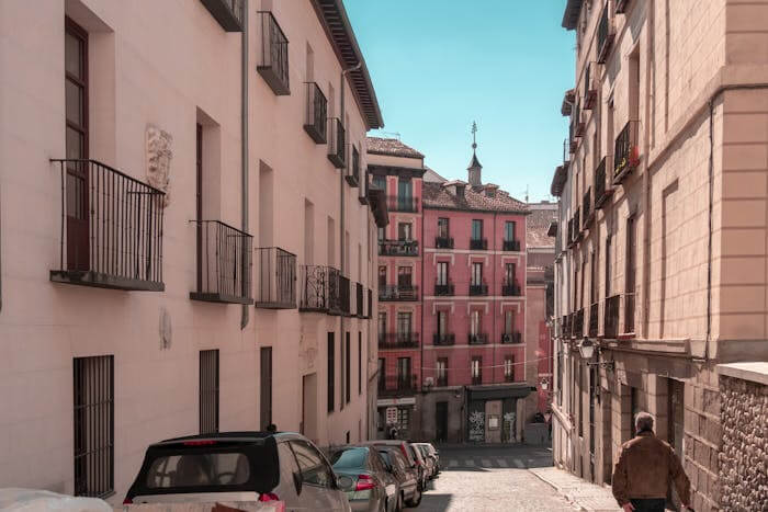 Des appartements de différentes catégories dans les rues d'Espagne.